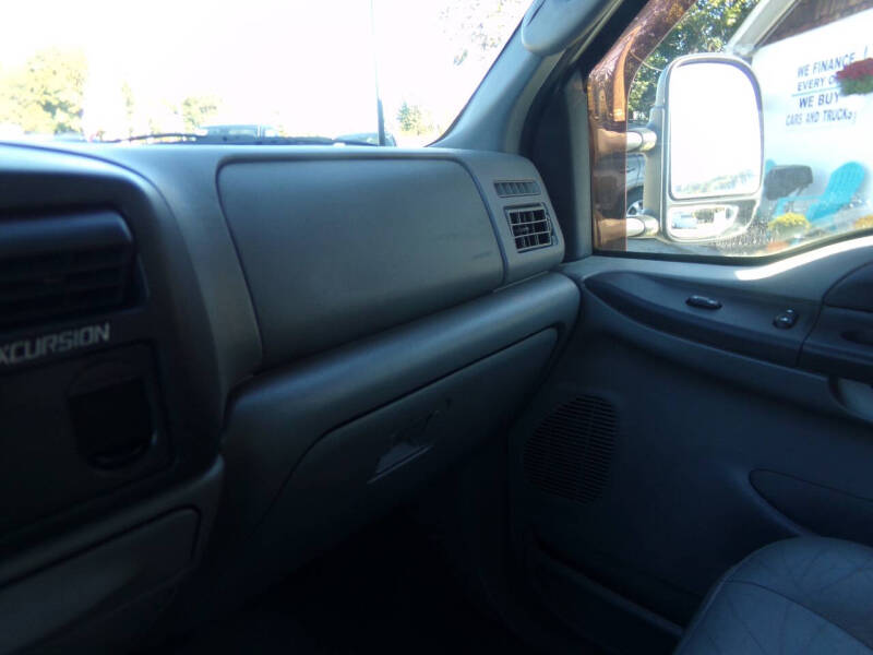 2003 Ford Excursion XLT
