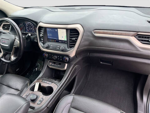 2022 GMC Acadia Denali