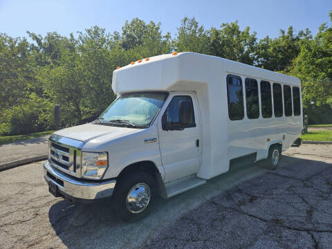 2013 Ford E-450 Shuttle Bus  for sale at Allied Fleet Sales in Saint Louis MO