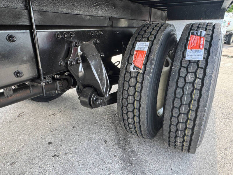 2016 Freightliner M2 106