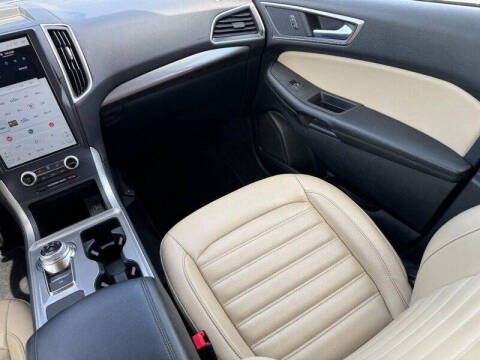 2023 Ford Edge