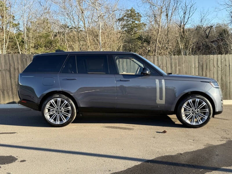 2025 Land Rover Range Rover P400 SE LWB