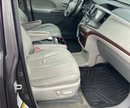 2012 Toyota Sienna XLE 7-Passenger