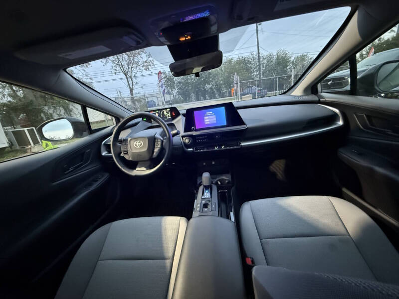 2024 Toyota Prius LE