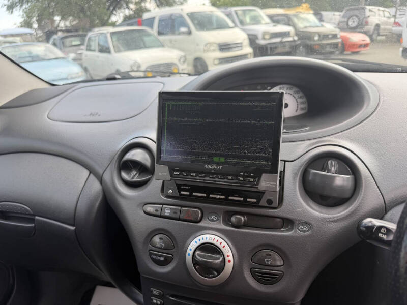 2000 Toyota Vitz
