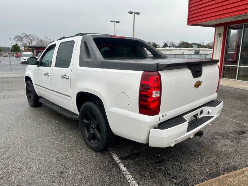 2012 Chevrolet Avalanche LTZ