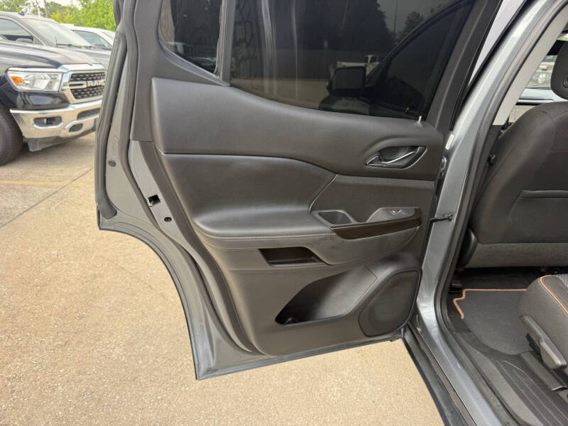2021 GMC Acadia AT4