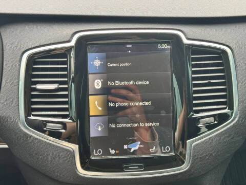 2016 Volvo XC90 T6 Momentum