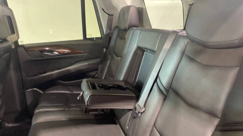 2018 Cadillac Escalade Standard