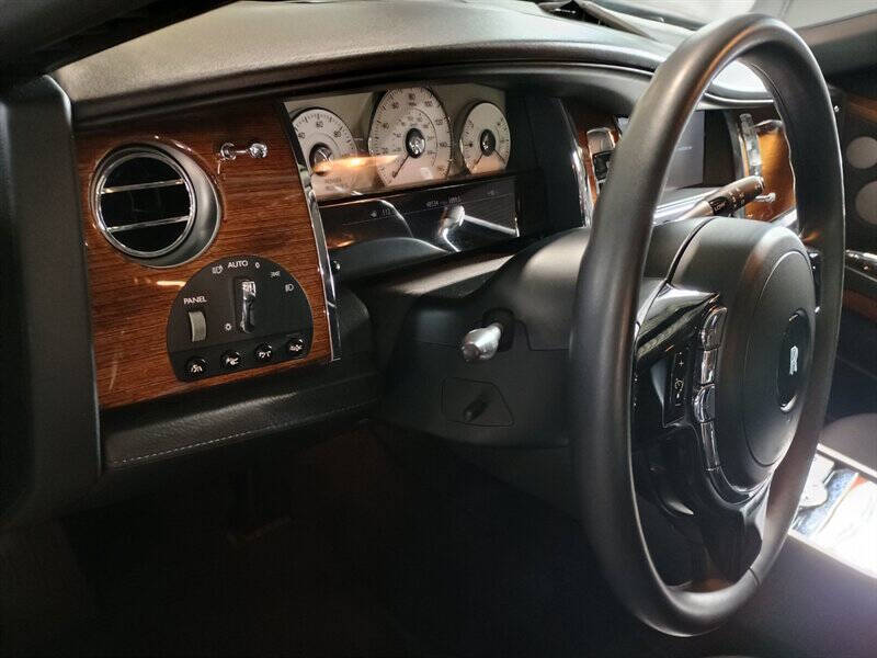 2010 Rolls-Royce Ghost 37