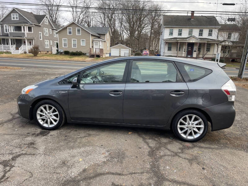 2012 Toyota Prius v Five