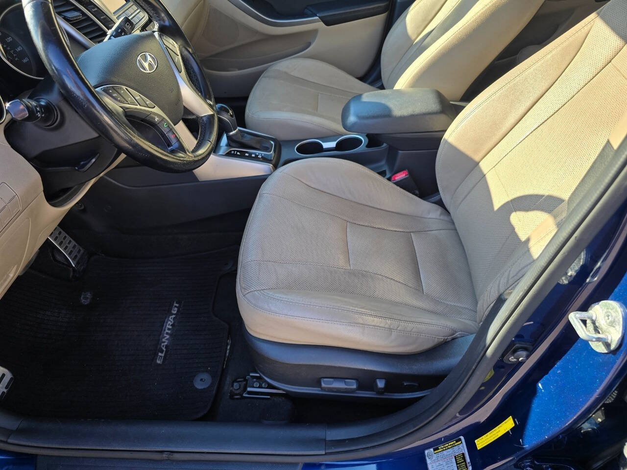 2013 Hyundai ELANTRA GT for sale at QUEENSGATE AUTO SALES in York, PA