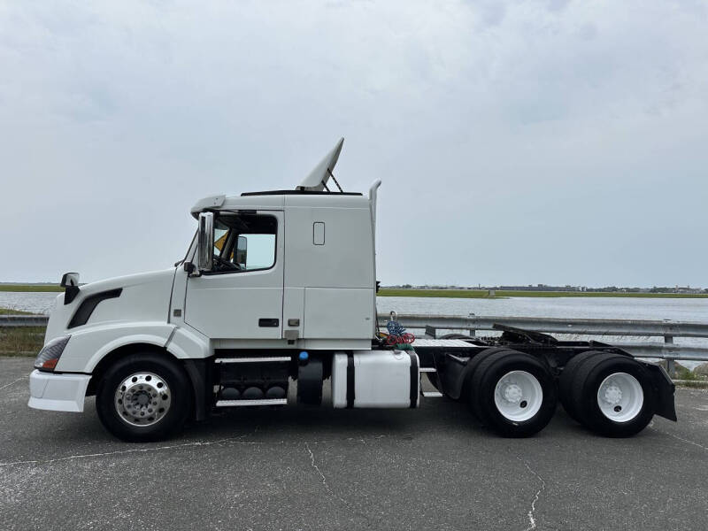 2016 Volvo VNL