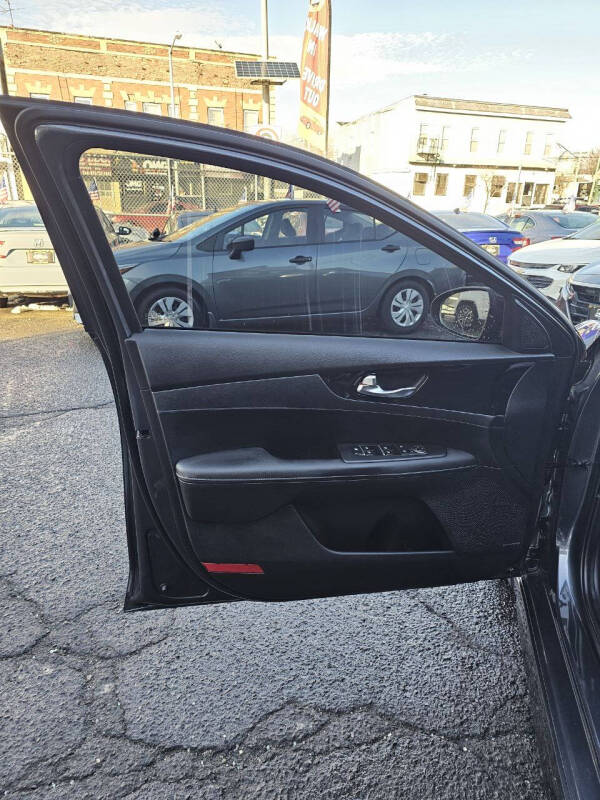 2022 Kia Forte GT Line