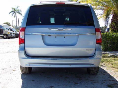 2012 Chrysler Town and Country Limited