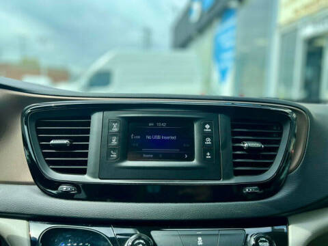2017 Chrysler Pacifica LX