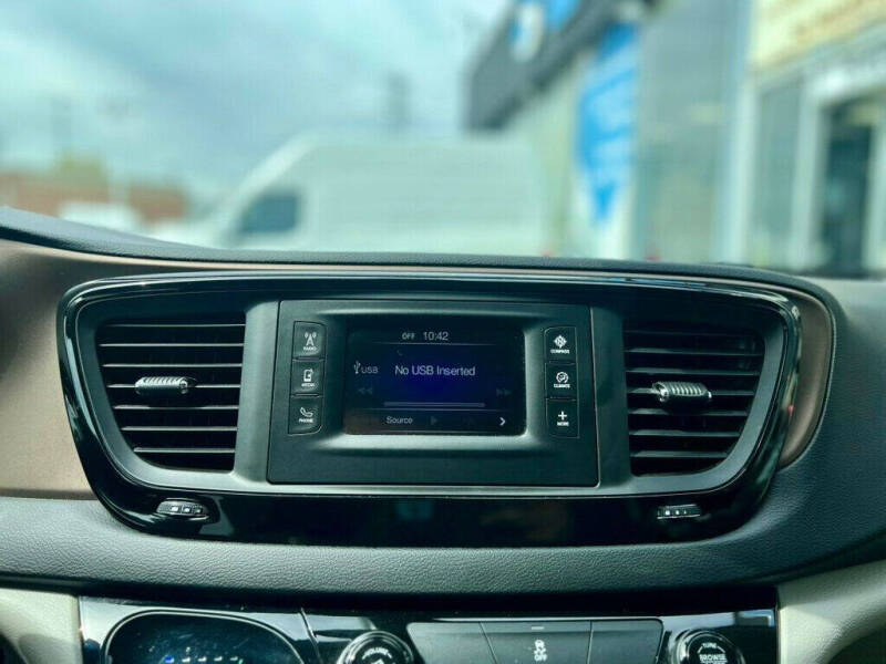 2017 Chrysler Pacifica LX