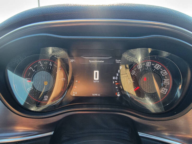 2017 Dodge Challenger SXT Plus