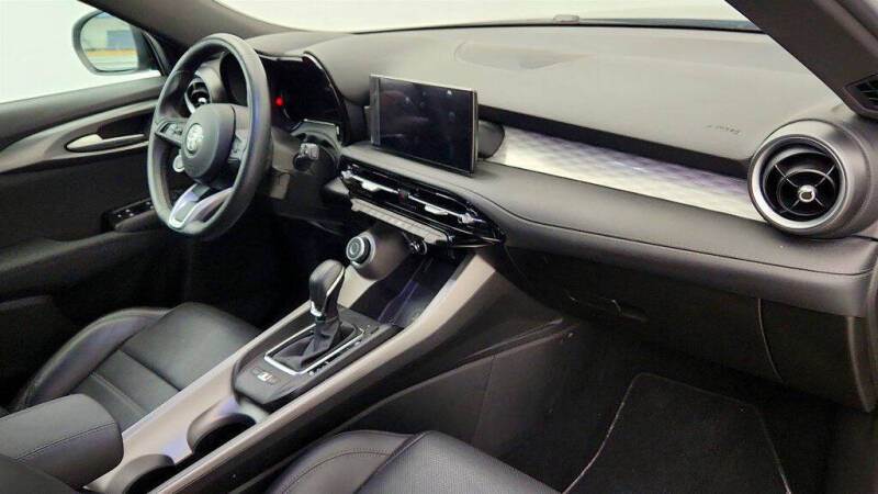 2024 Alfa Romeo Tonale Hybrid Ti
