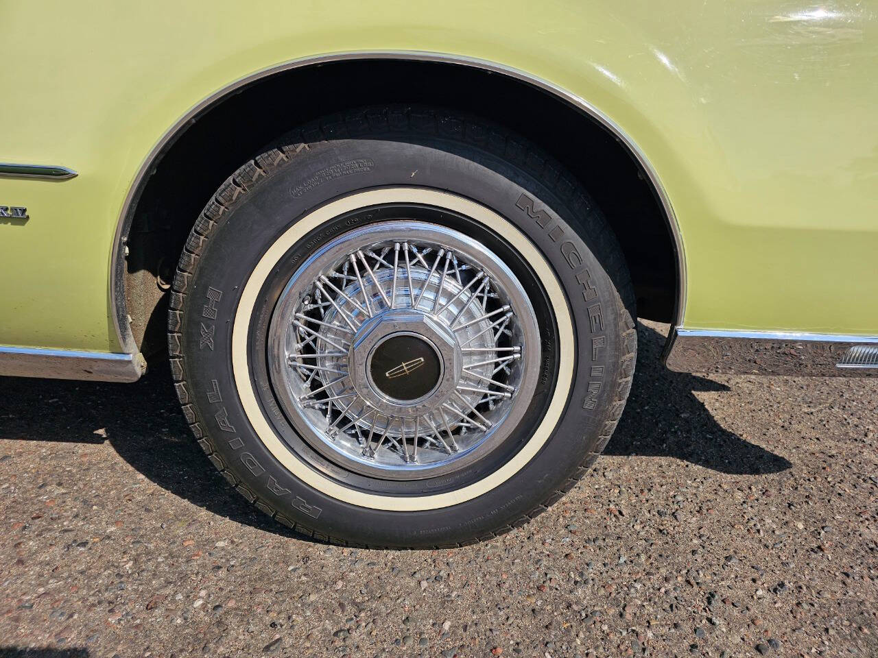 1975 Lincoln Continental 24