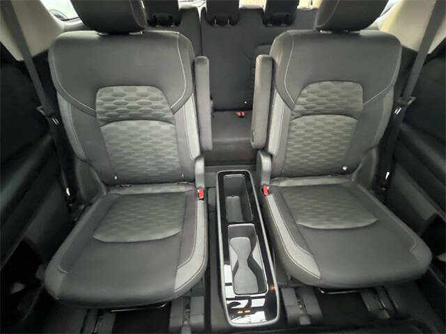 2023 Nissan Pathfinder SV