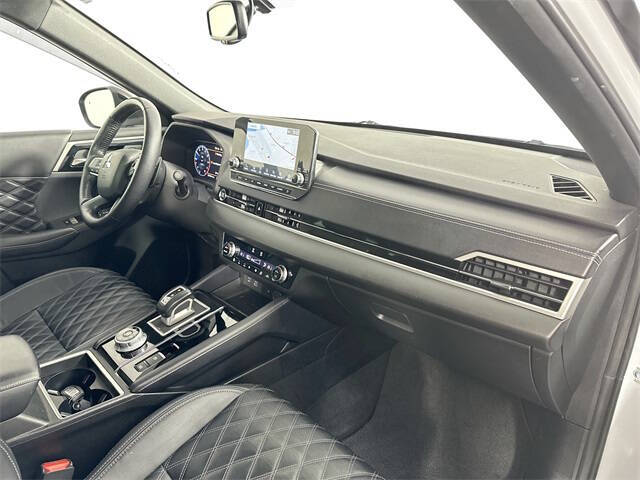 2023 Mitsubishi Outlander SEL