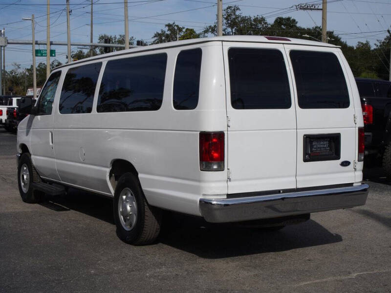 2011 Ford E-Series E-350 SD XLT