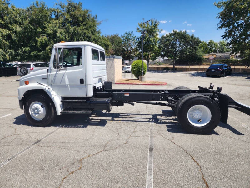 2003 Freightliner FL70