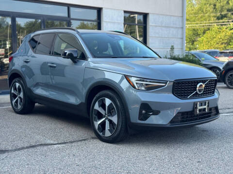 2023 Volvo XC40 B4 Ultimate Dark Theme