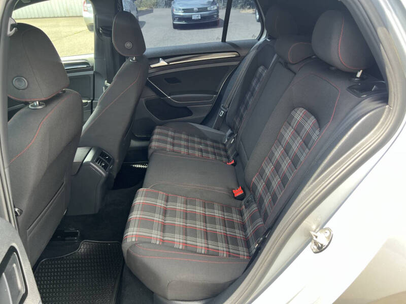 2017 Volkswagen Golf GTI S