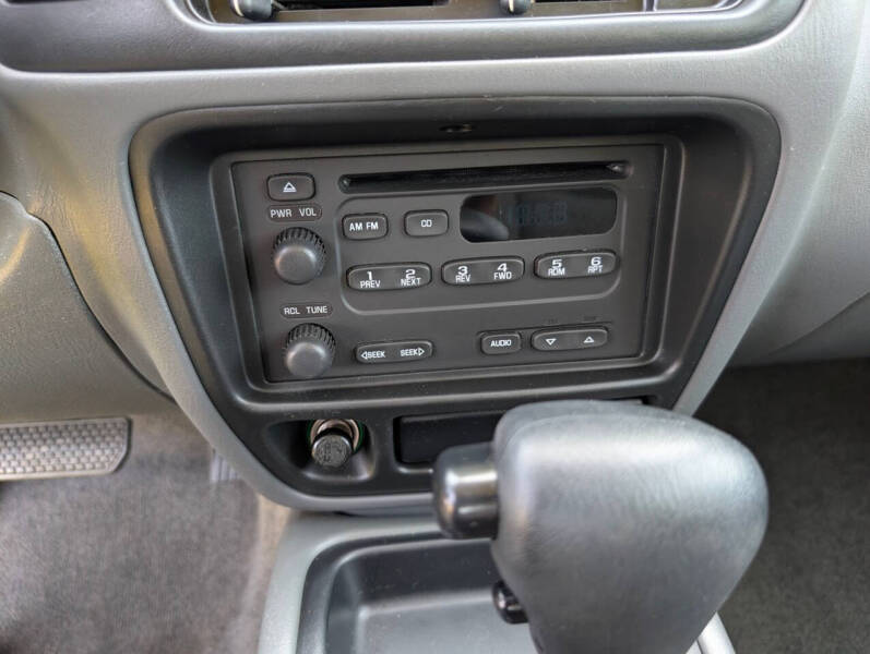 2004 Chevrolet Tracker