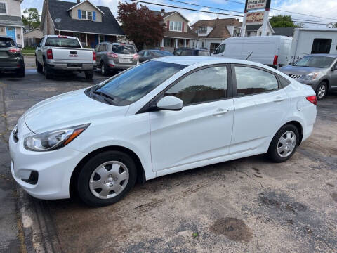 2013 Hyundai Accent GLS