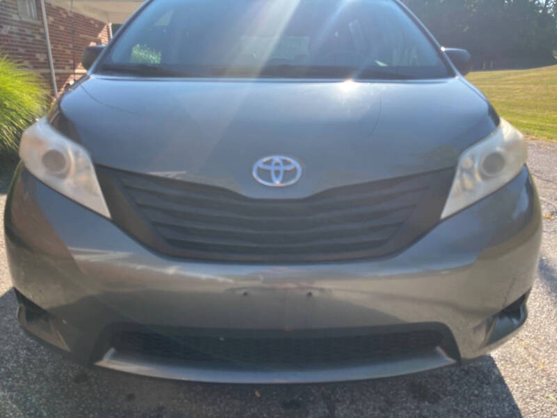 2011 Toyota Sienna Base 7-Passenger