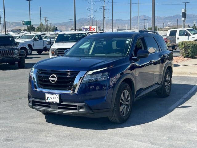 2022 Nissan Pathfinder SV