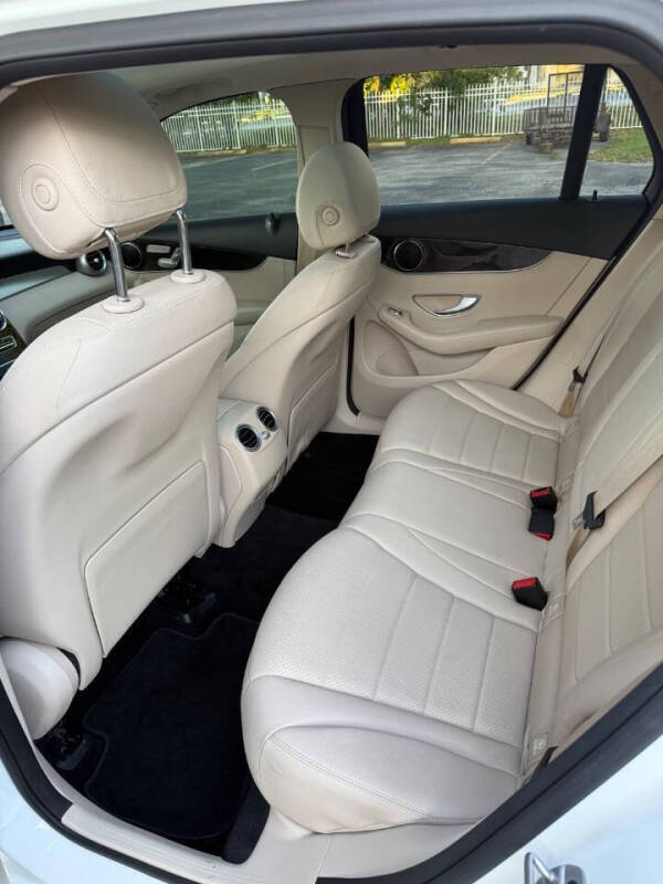 2022 Mercedes-Benz GLC GLC 300