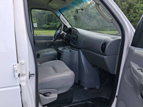 2005 Ford E-Series E-250