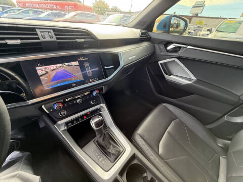 2022 Audi Q3 quattro S line Premium 45 TFSI