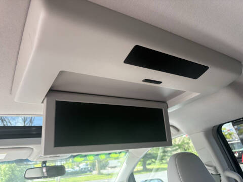 2013 Toyota Sienna XLE 8-Passenger