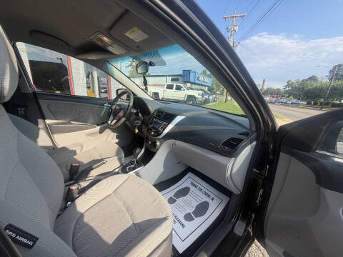 2013 Hyundai Accent GLS