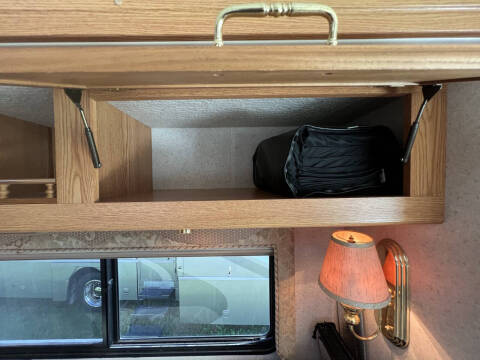 2001 Winnebago Journey 36L