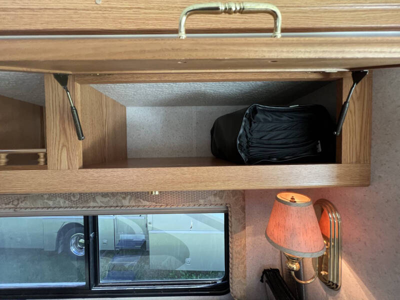 2001 Winnebago Journey 36L