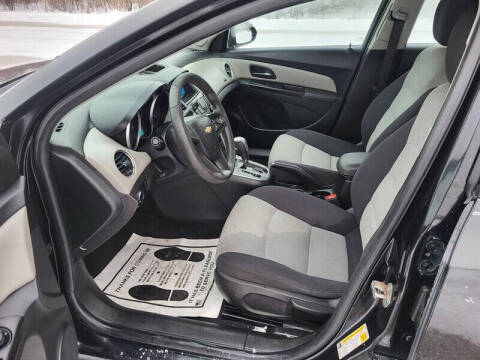 2013 Chevrolet Cruze LS Auto