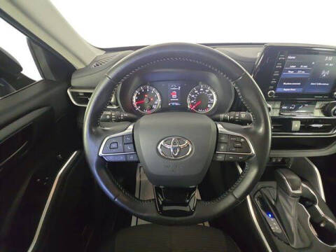 2021 Toyota Highlander LE