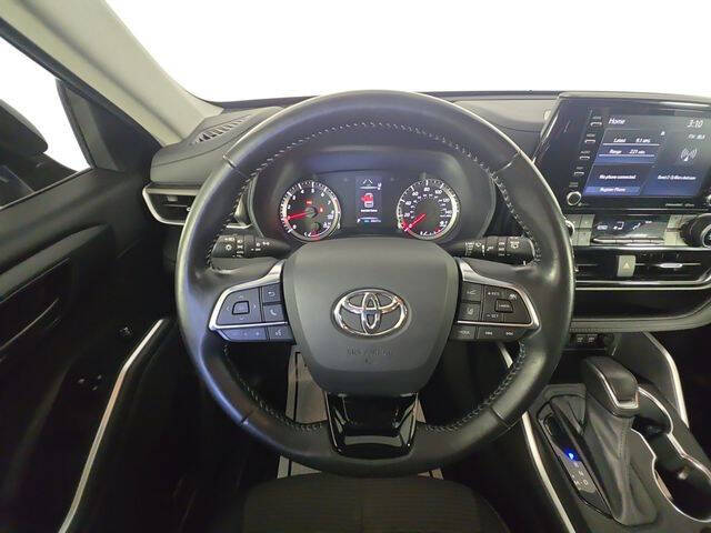 2021 Toyota Highlander LE