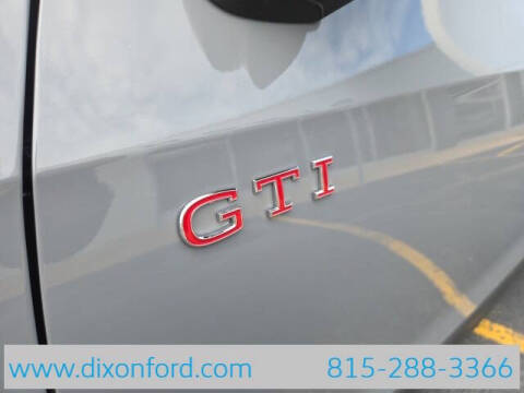 2025 Volkswagen Golf GTI SE