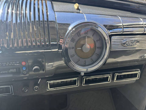 1946 Ford Super Deluxe