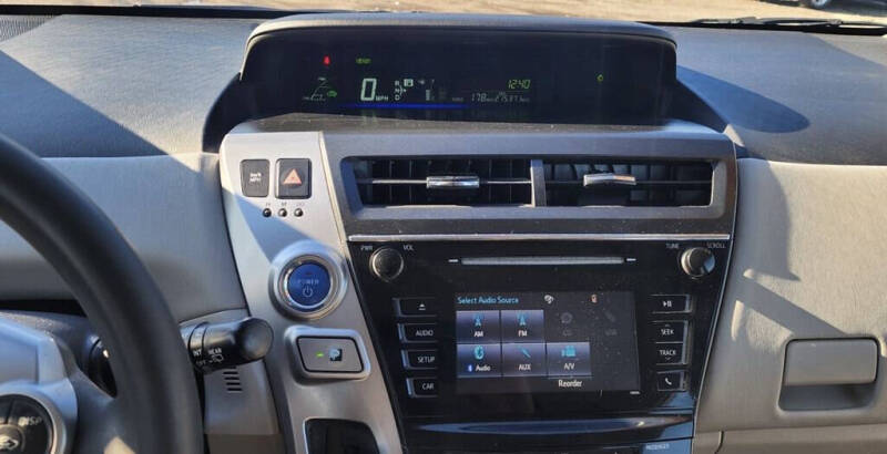 2016 Toyota Prius v Two