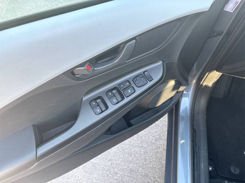 2020 Hyundai Kona SEL Plus