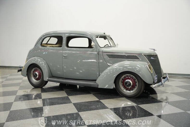 1937 Ford Tudor