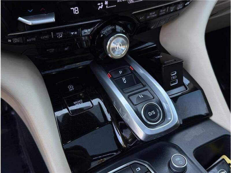 2022 Acura MDX w/Tech